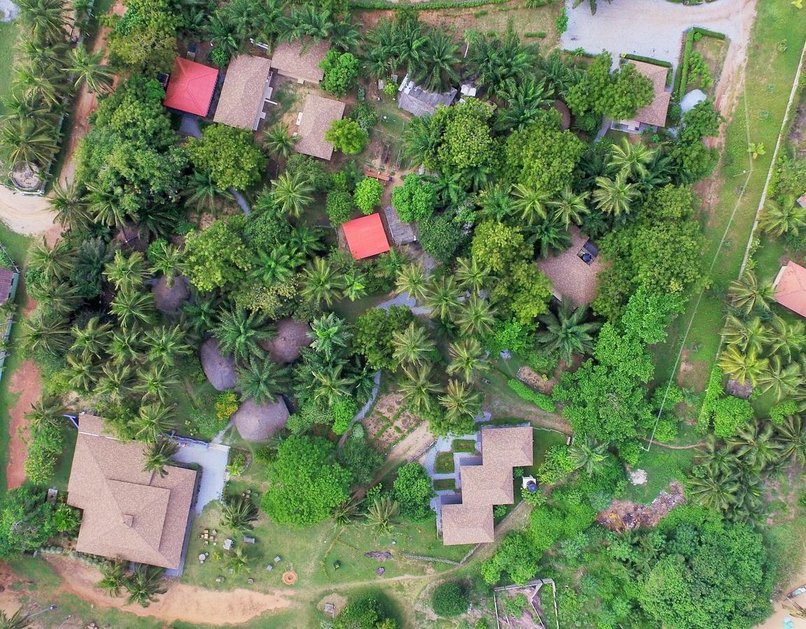 Ko-Sa Beach Resort Ltd Ampeni Buitenkant foto